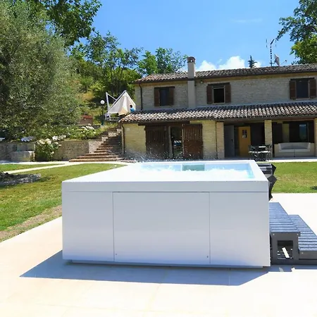 Anna Heated Pool * Sant'Ippolito